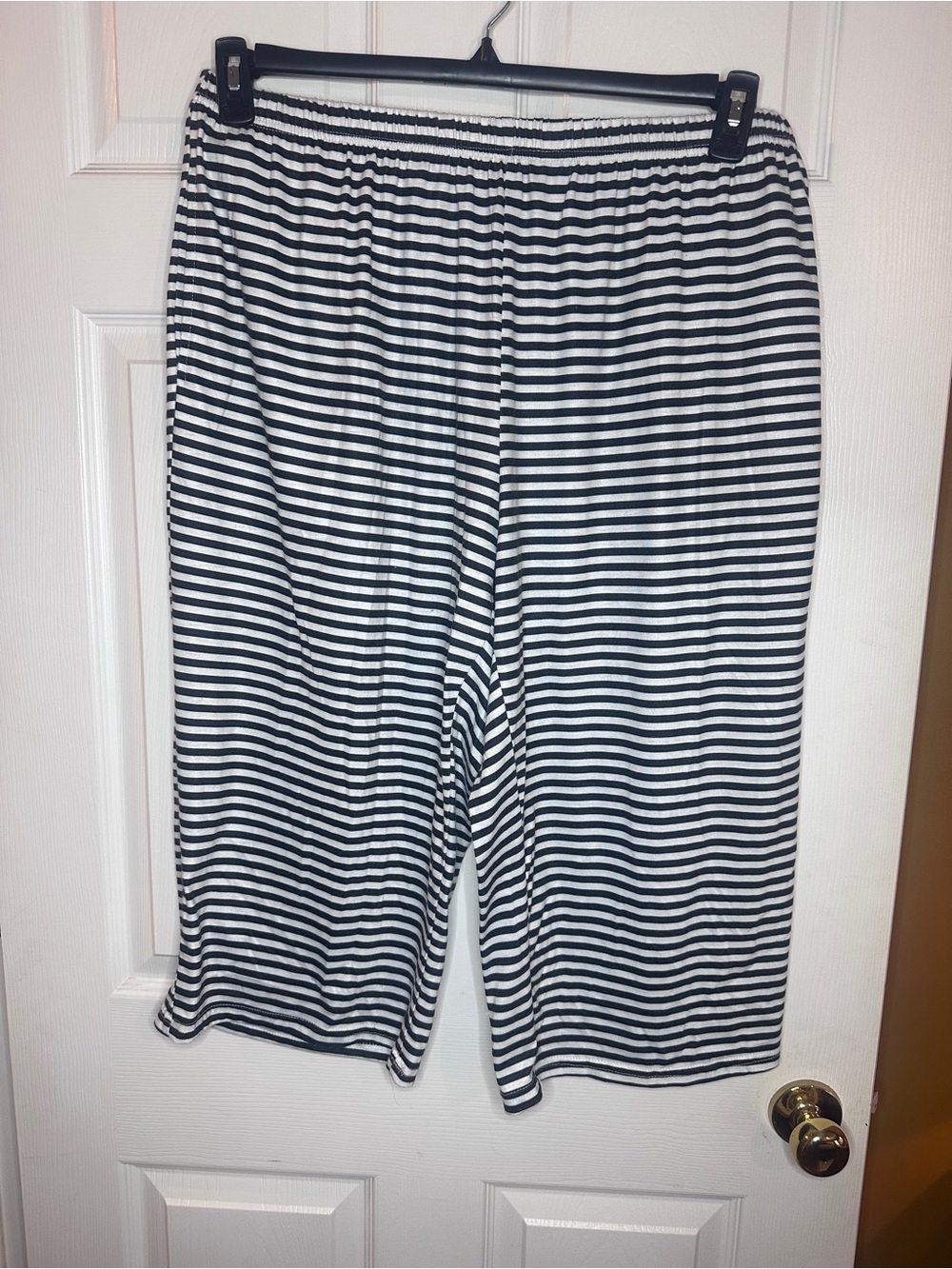 Source Unknown Black and White Striped Women's Pajama Shorts